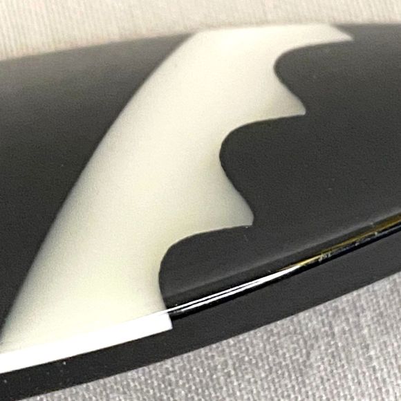 Black And Moonstone White Resin Oval Brooch - Picture 5 of 8